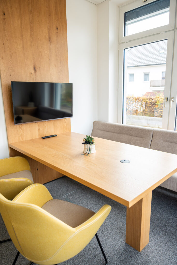 Bankeinrichtung vom Tischler, Raiffeisenbank Haibach ob der Donau, Objekteinrichtung, Beratung