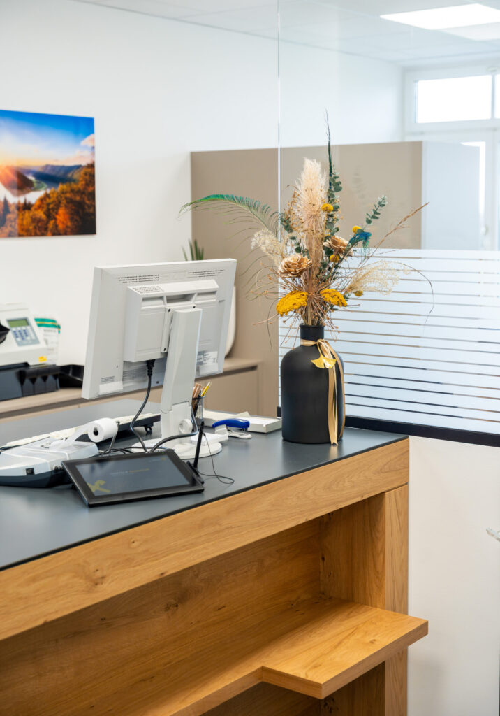 Bankeinrichtung vom Tischler, Raiffeisenbank Haibach ob der Donau, Objekteinrichtung, Details